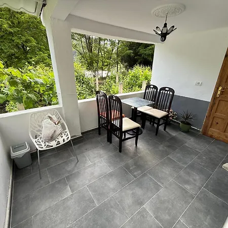 Canyon River House Zhaban